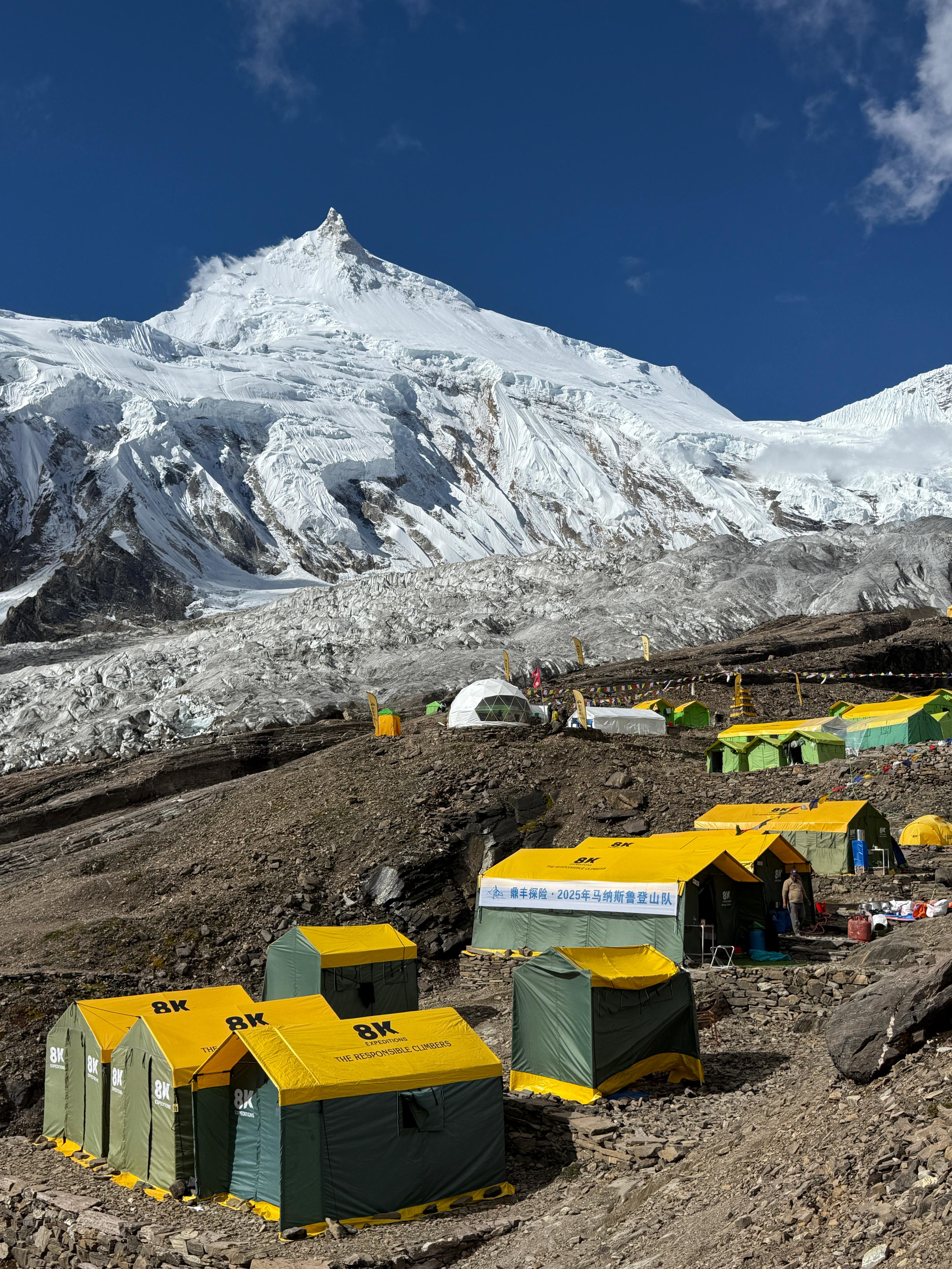 8K Expeditions celebrates major Manaslu summit success, four without O2